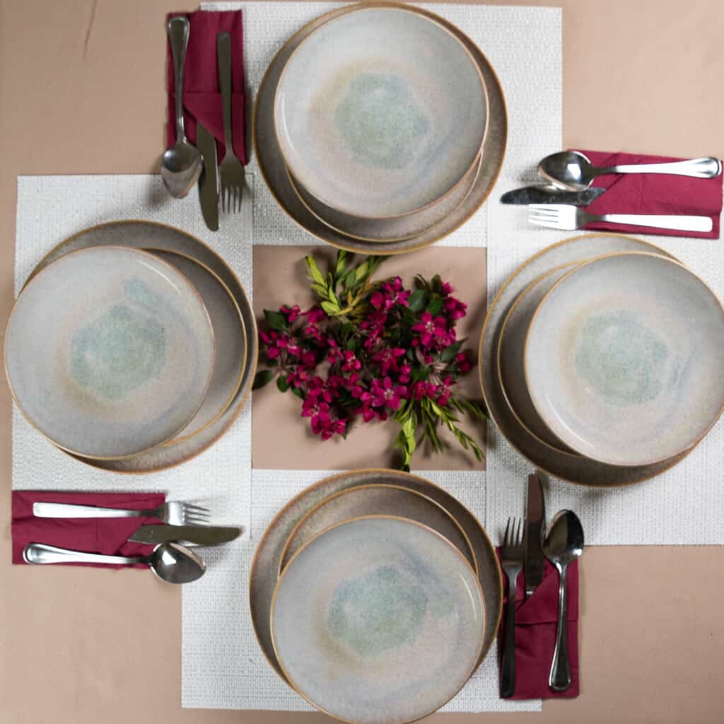 Tafelservice für 4 Personen, 12-teilig, mit tiefem Teller, rund, glänzendes Elfenbein, dekoriert mit Braun- und Grüntönen