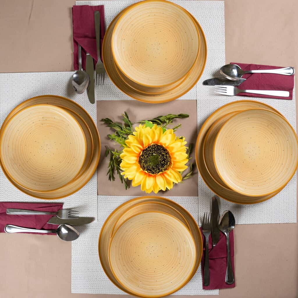 Tafelservice für 4 Personen, 12-teilig, mit tiefem Teller, rund, glänzendes Elfenbein, verziert mit orangefarbener Spirale