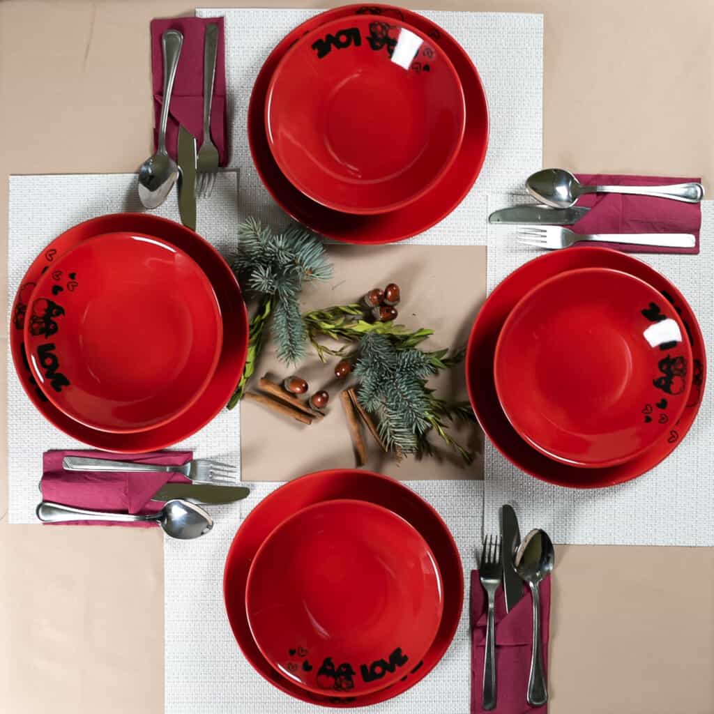 Tafelservice für 4 Personen, 12-teilig, mit tiefem Teller, rund, glänzend rot verziert mit Liebeszwergen